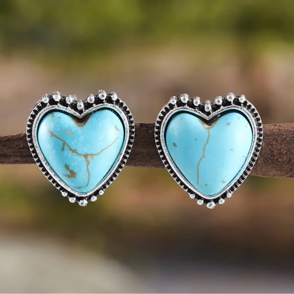 “Tibetan Turquoise Heart” Ornate Dot Framed Feminine Love Romance Silver Studs - Picture 2 of 5